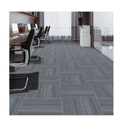 Anti-Rutsch-PVC-Rücklage Moderner Stil Luxus 100% Pp Büro Teppichfliesen für gewerbliche