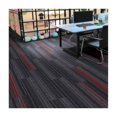 Teppichfliesen 25x100 mit antimikrobieller Behandlung und PVC-Hintergrund