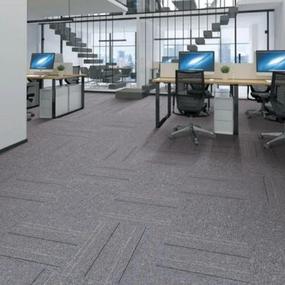 Gewerbliche Bürorteppichte 50x50 mit modernem Stil und modularer PVC-Rücklage von OEM