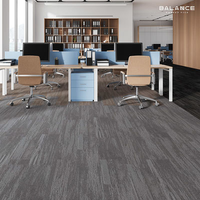 Modulare Teppiche für Büroflächen Schalldichte quadratische Nylon-PVC-Teppichfliesen für Flughäfen