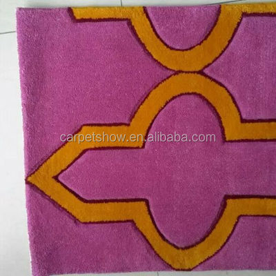 Handgefertigter orientalischer Teppich aus Tuftwolle in Schleifhaufen mit anpassbarem Design und Farbe