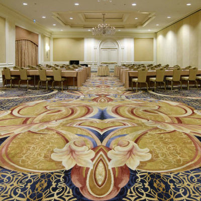 Hotel Custom Druck Teppichrolle mit mittlerem Stapel und Jute-Hintergrund
