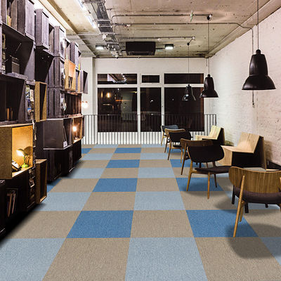 Quadratische Fliesen PET-FRIENDLY Teppiche Modulare Teppiche 50x50 Für Büro Gewerbliche Teppichverkauf