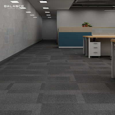 50x50 Nylon-Dichte Gewerbliche Bürokissenfliesen mit mehrstufigen Schleifhaufen