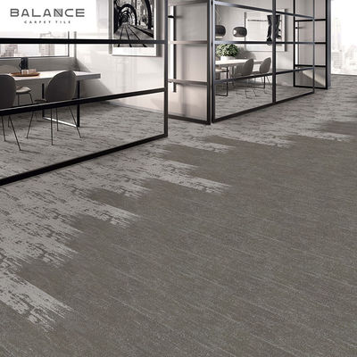 Nach Maß rechteckige Tuft-PVC-Backed-Nylon-Teppichfliesen für Büro- und Fitnessstudioböden