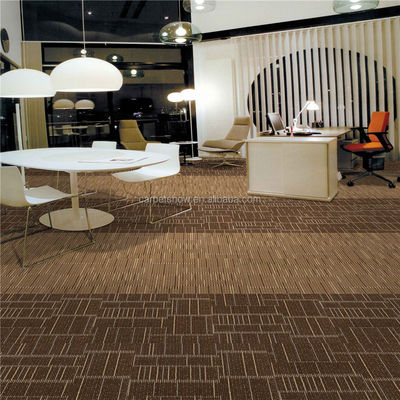 100% PP Streifen Design Office Teppich Fliesen BALANCE für den kommerziellen Sektor von Malaysia