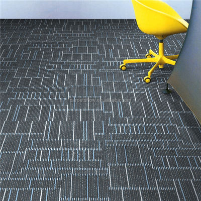 460 g/m2 Stapelgewicht 100% PP Streifen Design Teppichfliese für Büro-Hotelprojekte