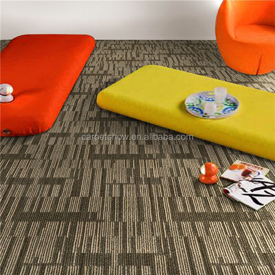 50x50cm gut verweilungsbeständige Polypropylen-Teppichfliesen mit PVC-Hintergrund