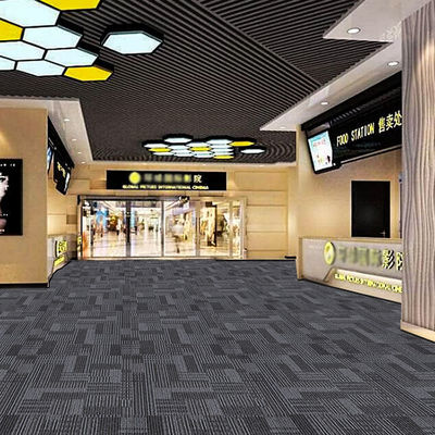 Mehrstufige Konstruktion moderner Stil Grauteppichfliesen für Theatervorstellungsräume