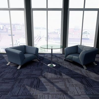 500x500 Hotelteppich mit grünem PVC-Backing und Schleifhaufenbau