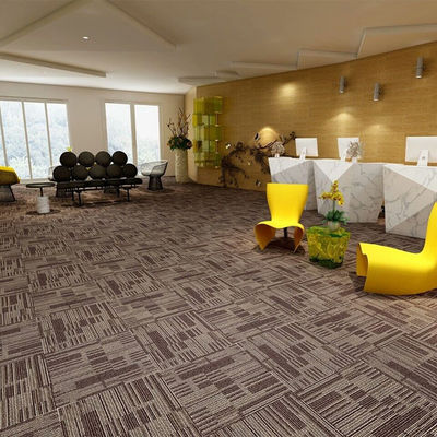500x500 Hotelteppich mit grünem PVC-Backing und Schleifhaufenbau