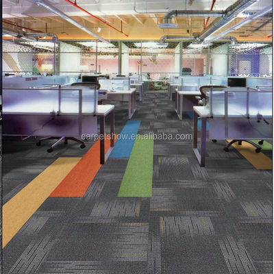 100*100cm Nylon Modular Office Teppichfliesen mit 4,5 mm Pfahlhöhe für Gewerbeflächen