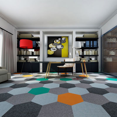 550 g/m2 Pfahlgewicht Bürogruppe Hexagonform Nylon Dekor Teppichfliesen für Bodenbelag