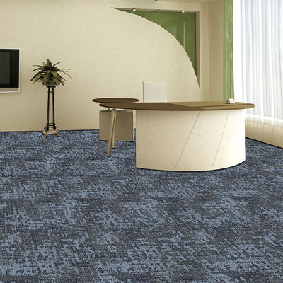 Jacquard Loop Pile Kino Korridor Teppich mit 5,5 mm Pfahlhöhe und 950 g/m2 Pfahlgewicht
