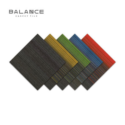 50x50 Modular Office Teppich Fliesen Schleife Stapel PP Nylon / Bitumen Backing Quadratteppiche