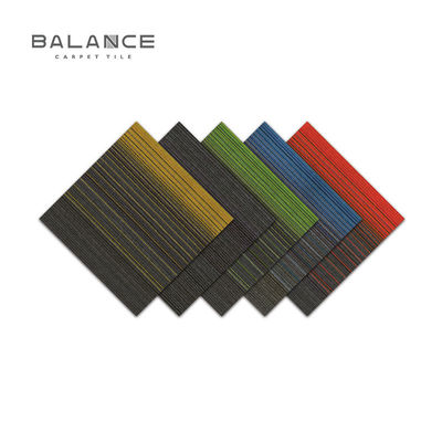 50x50 Plaid-Muster Bitumen/PVC-Hintergrund Schalldicht Waschbares Quadrat Büro-Raum Teppichfliesen