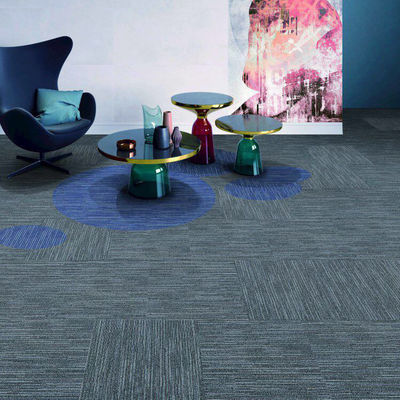 Mittelschicht einfache Linie Stil aus Nylon / PP Büro Teppichfliesen für Zuhause von kundenspezifischen