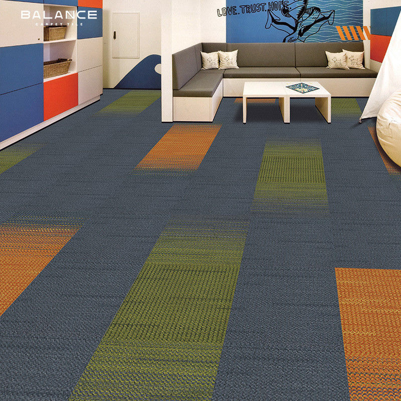 Modulare PVC-Teppichte mit PP-Rücklage 50x50 für Geschäftsbüros Gesamtdicke 6,0 mm